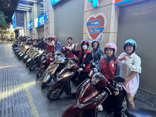 Skip the ordinary and choose the road less traveled—with real moments, real people, and real Hanoi life.